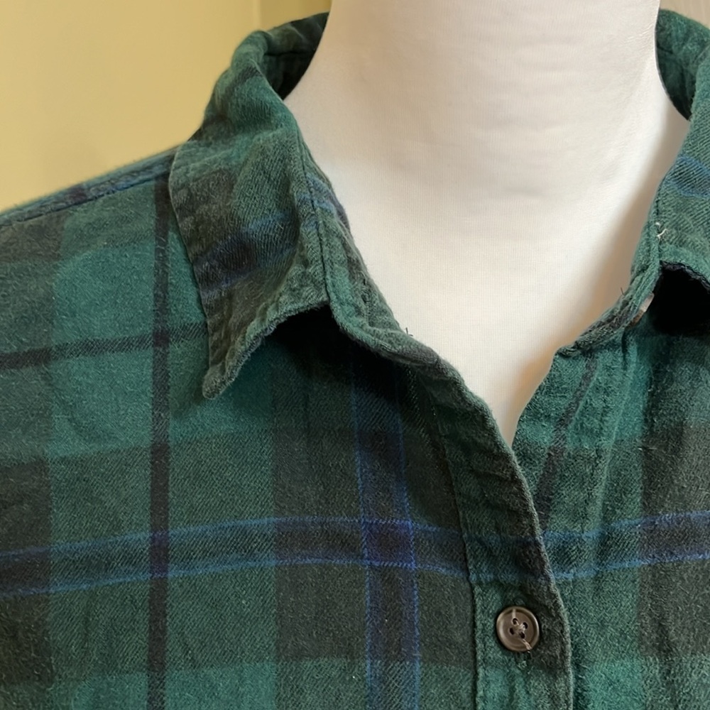 Old Navy, women’s button down blackwatch plaid shirt, size 1x, blue/green - Picture 3 of 6